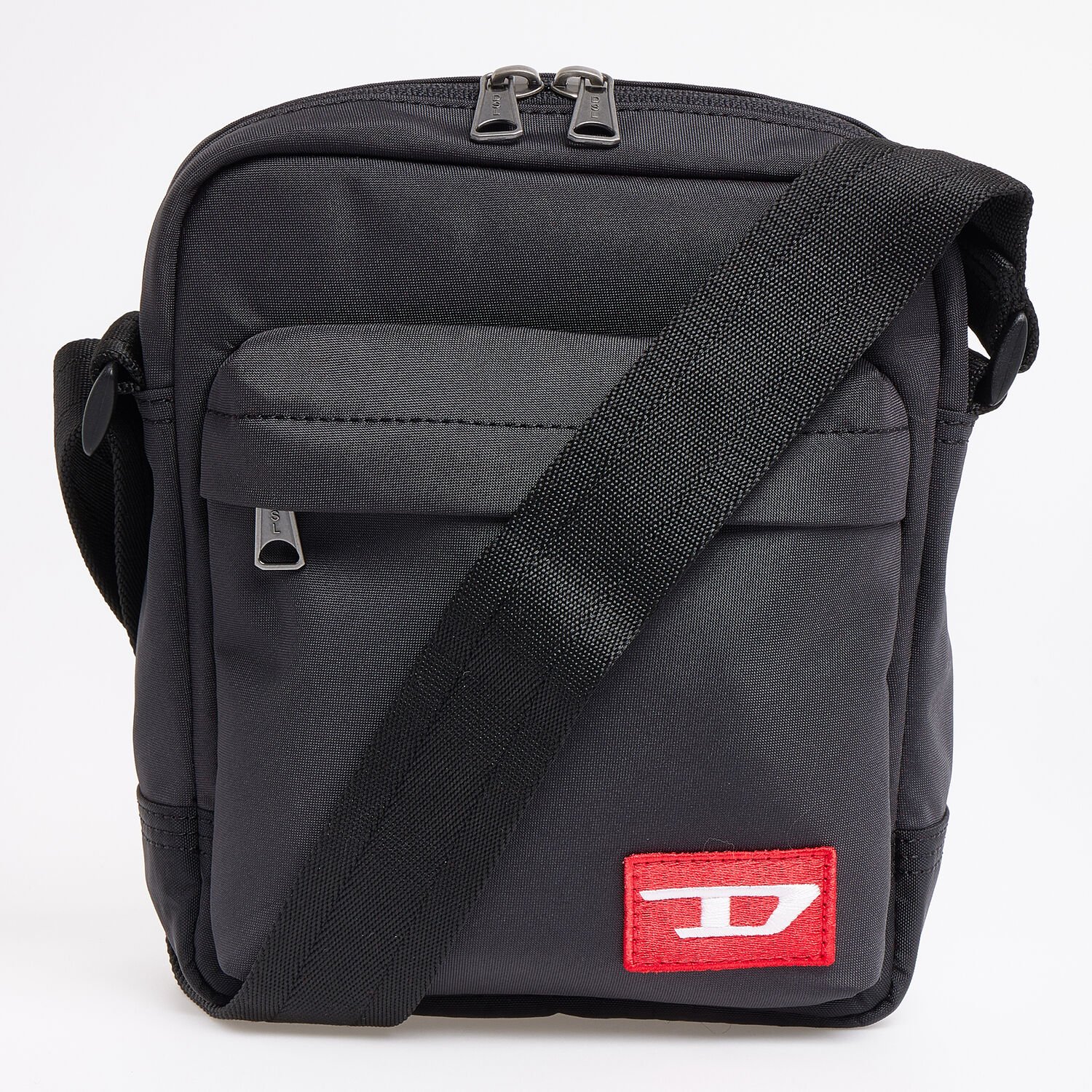 Diesel Ware Black Recycled Nylon Shoulder Bag for Men – Crossbody Messenger Diesel Ware Black Recycled Nylon Shoulder Bag for Men – Crossbody Messenger