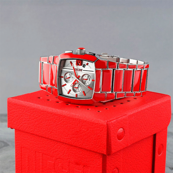 Diesel Cliffhanger Red Enamel Fashion Analogue Watch DZ4637