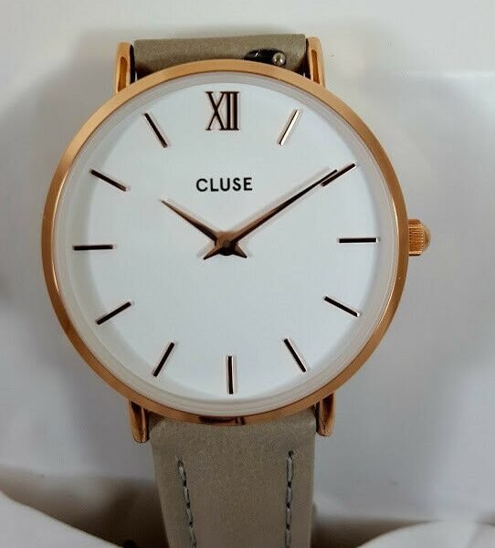 CLUSE Womens Classic Quartz Connected Wrist Watch with Leather StrapCL30002
